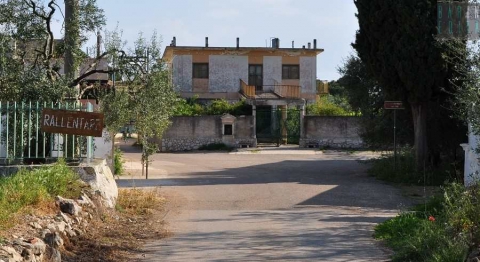 Il silenzioso Sette Torri: ottocentesco borgo disperso nelle campagne del nord barese